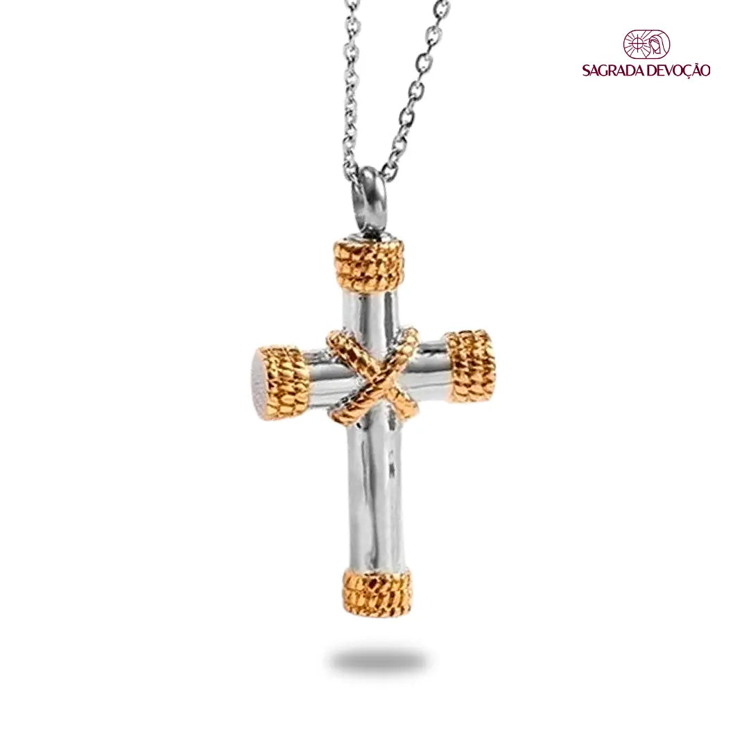 Colar Cruz com Corda Amarrada