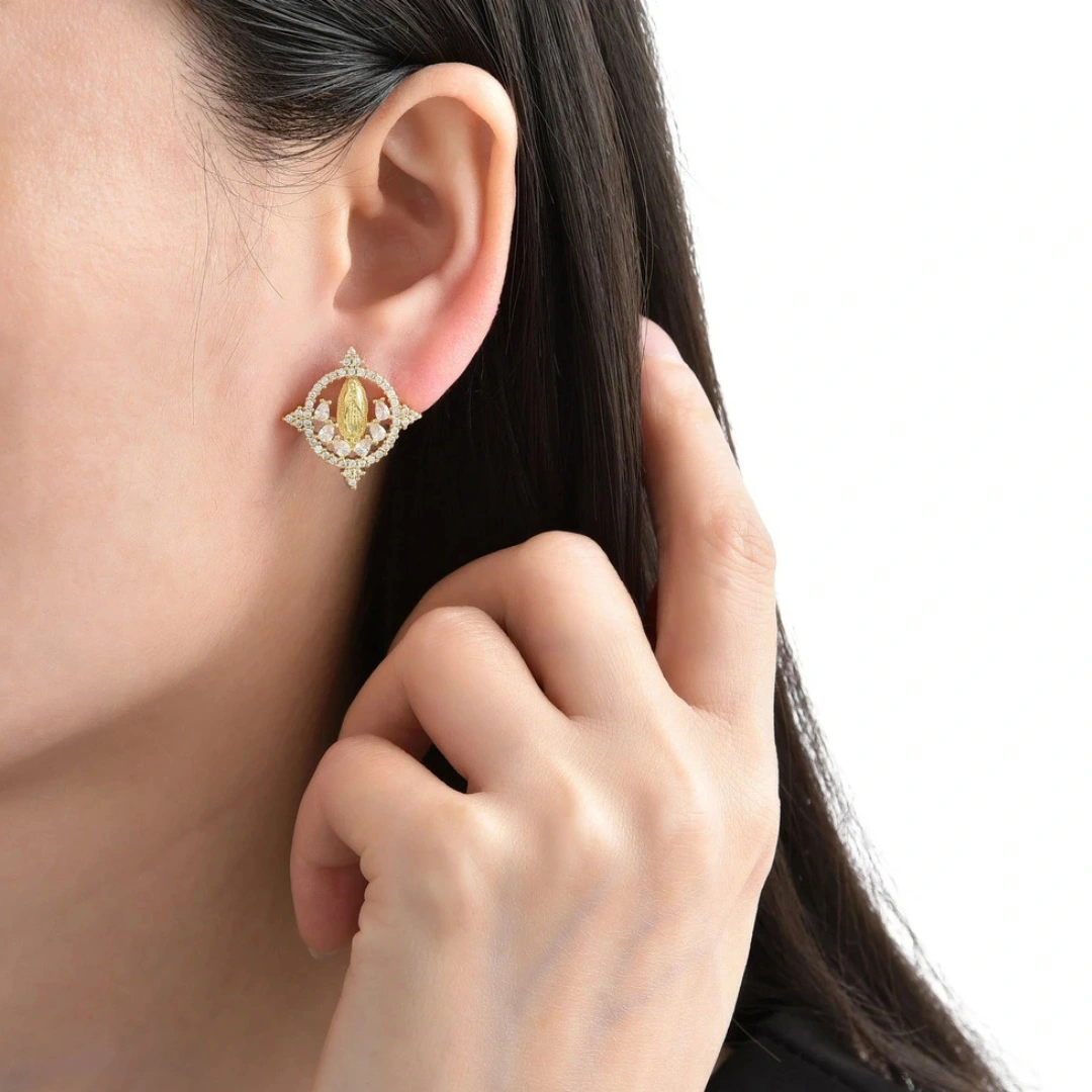 Brinco de Nossa Senhora de Guadalupe com Zircônia