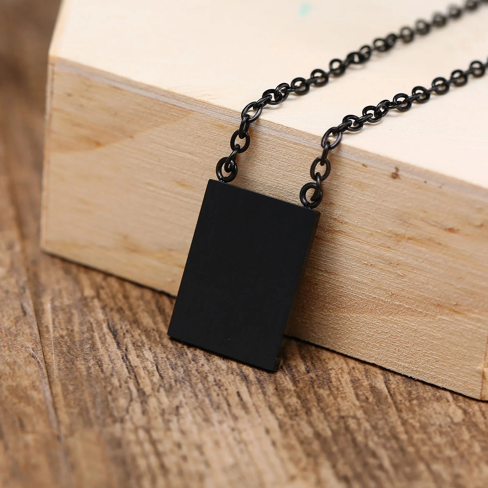 Escapulário Cruz Masculino Simbolismo e Estilo