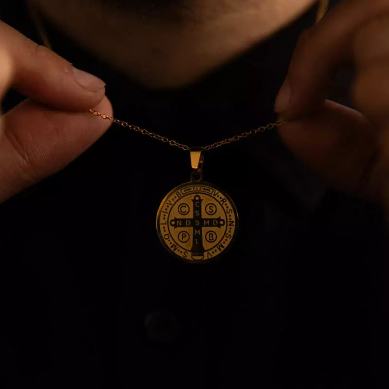 Colar Medalha de São Bento Masculino e Feminino – Colar de Proteção Espiritual