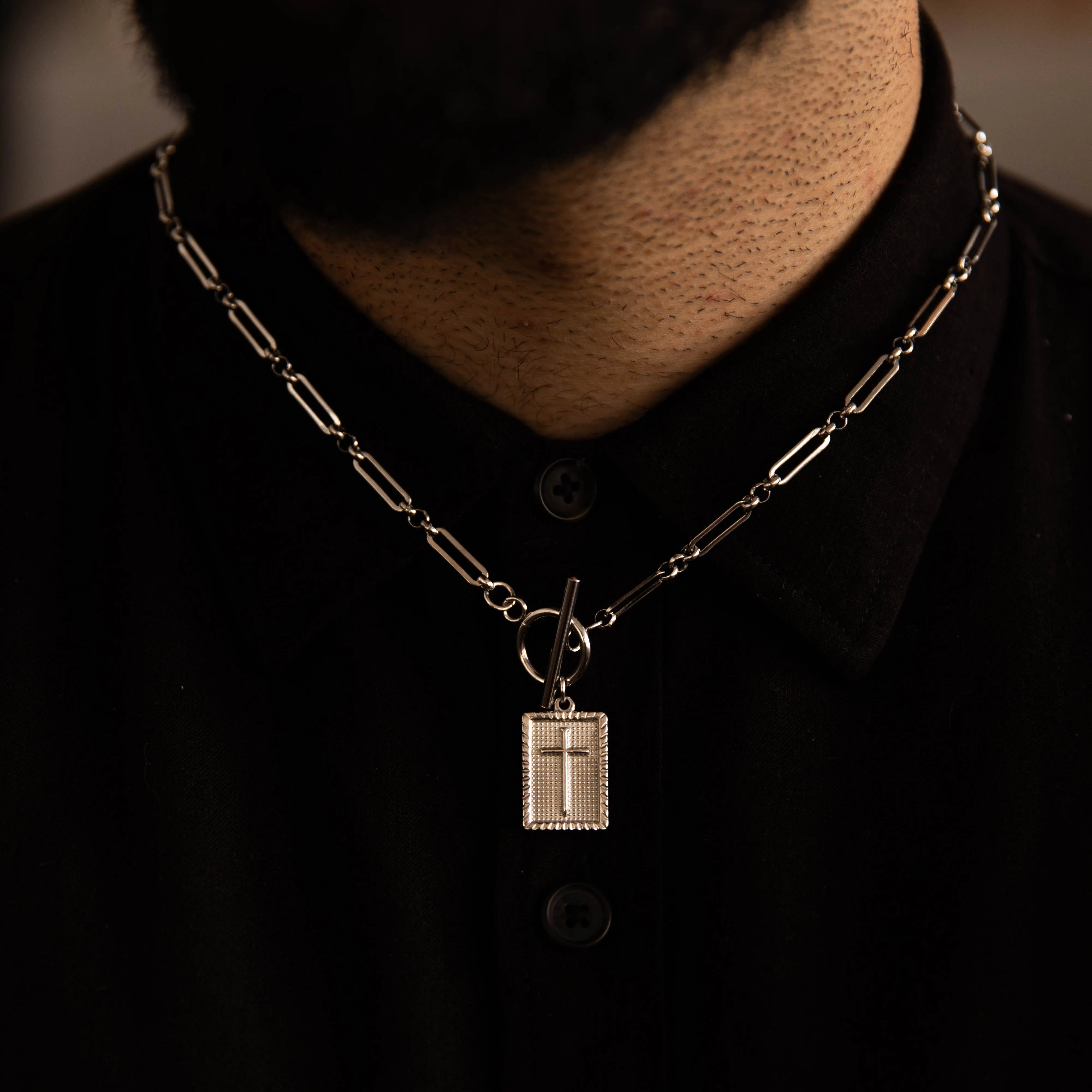 Colar Medalha de Cruz Cristã – Símbolo de Fé e Salvação Masculino e Feminino