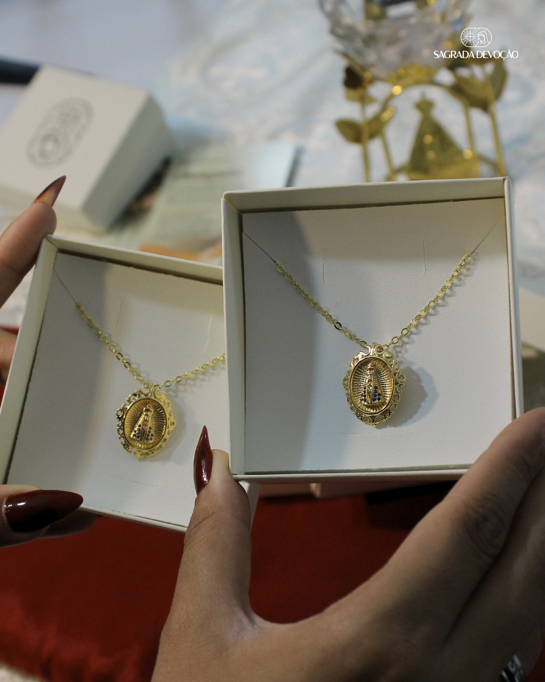 [COMPRE 1 LEVE 2] Colar Retrato Nossa Senhora Aparecida - Zircônia Premium Ouro 14K