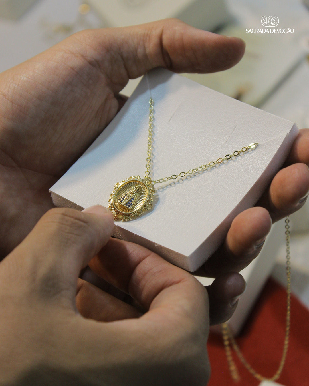[COMPRE 1 LEVE 2] Colar Retrato Nossa Senhora Aparecida - Zircônia Premium Ouro 14K