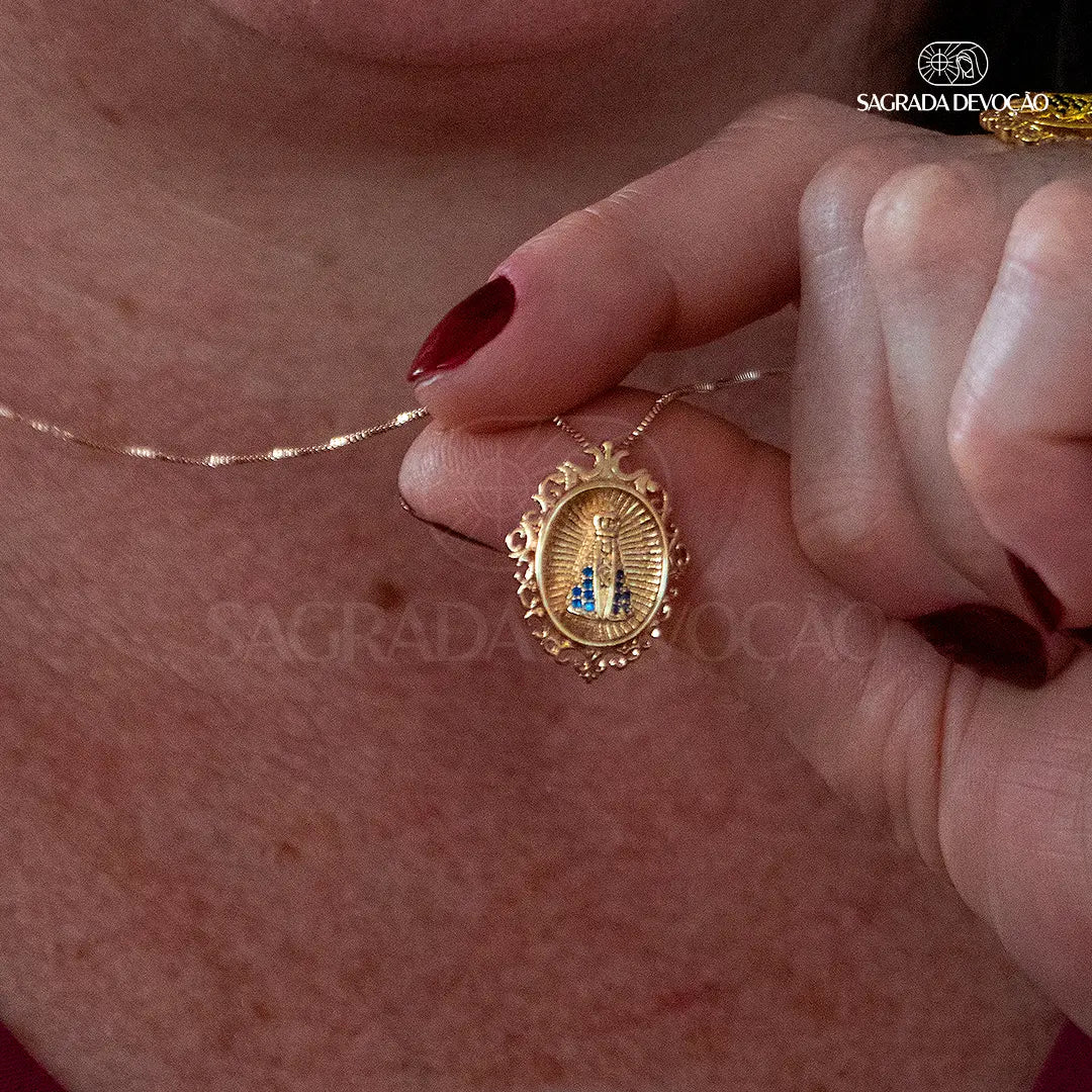 Colar de Nossa Senhora Aparecida em Ouro 14k | Devoção e Proteção (Últimas Unidades)