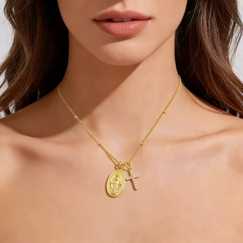 Colar Virgem Maria com Cruz de Zircônia – Colar Religioso Feminino Delicado